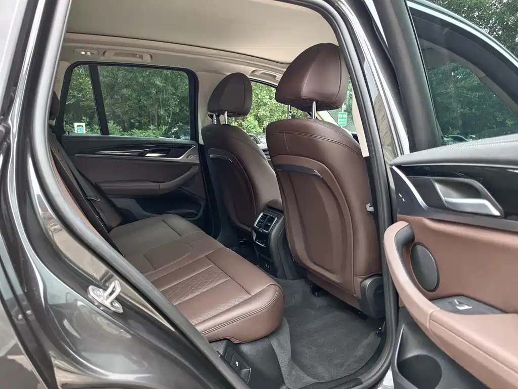 BMW iX3 — миниатюра 11