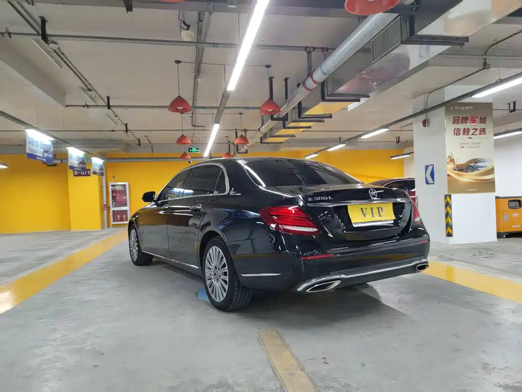 Mercedes-Benz E-Class — миниатюра 16