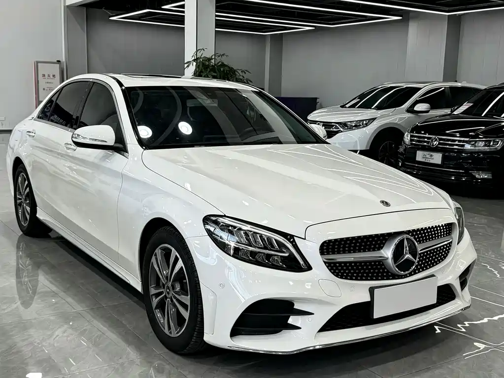 Mercedes-Benz C-Class — миниатюра 3