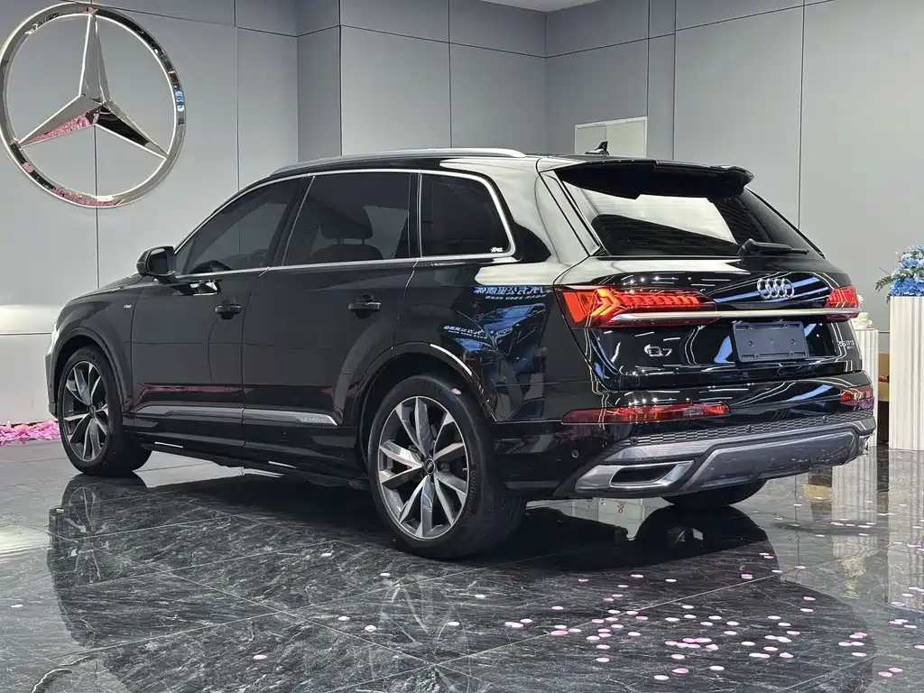 Audi Q7 — миниатюра 9