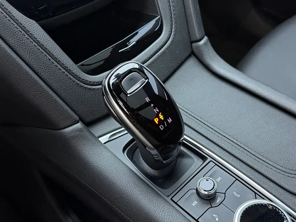Cadillac XT6 — миниатюра 10