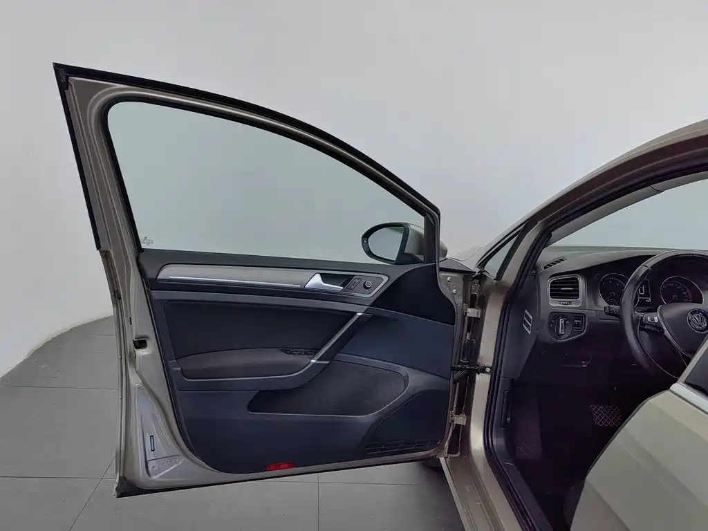 Volkswagen Golf — миниатюра 8