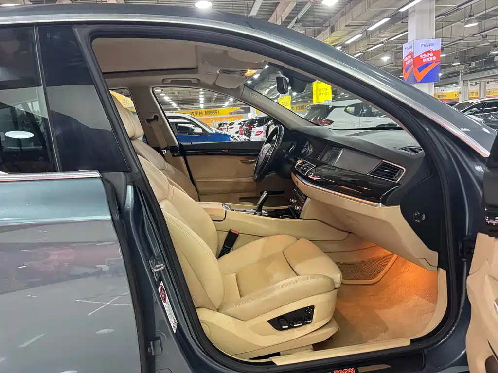 BMW 5 Series GT 5 GT 2010 535i Lead