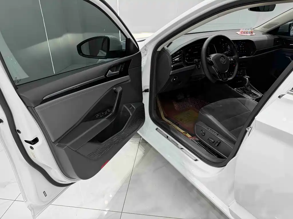 Volkswagen Sagitar 2021 280TSI DSG