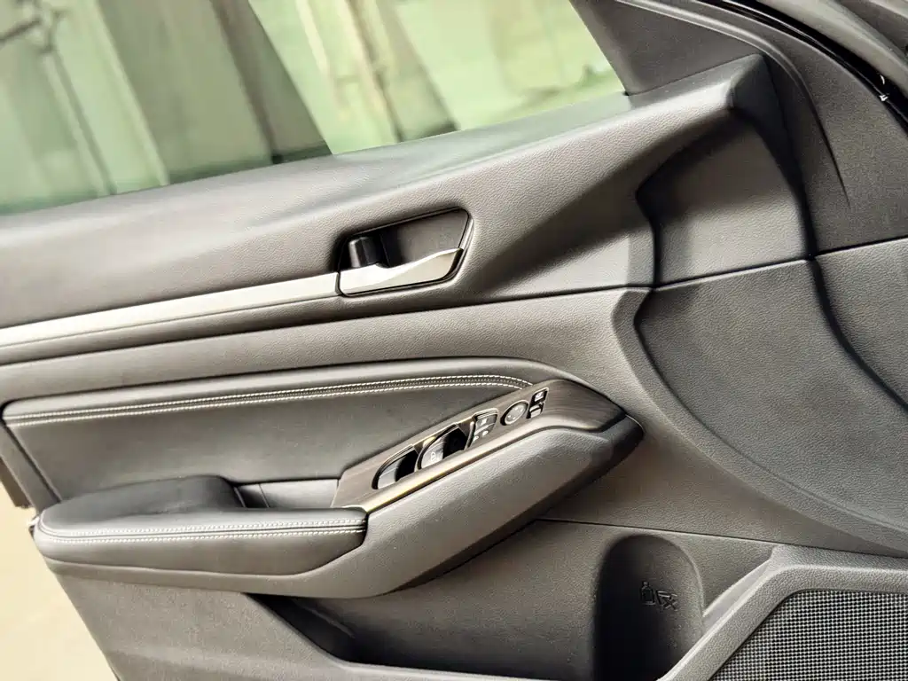 Nissan Teana — миниатюра 10