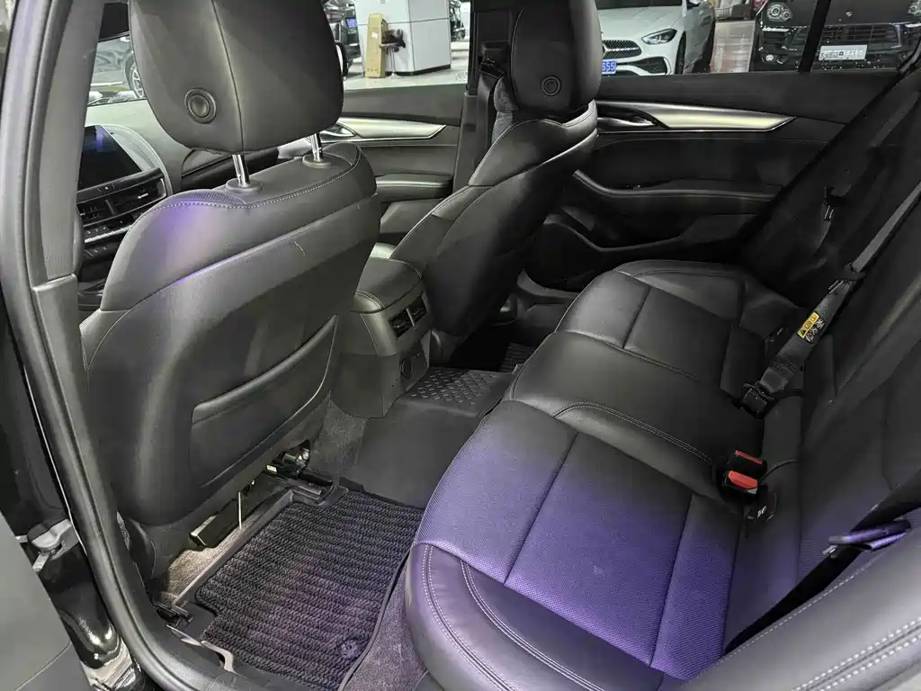 Cadillac CT5 — миниатюра 4
