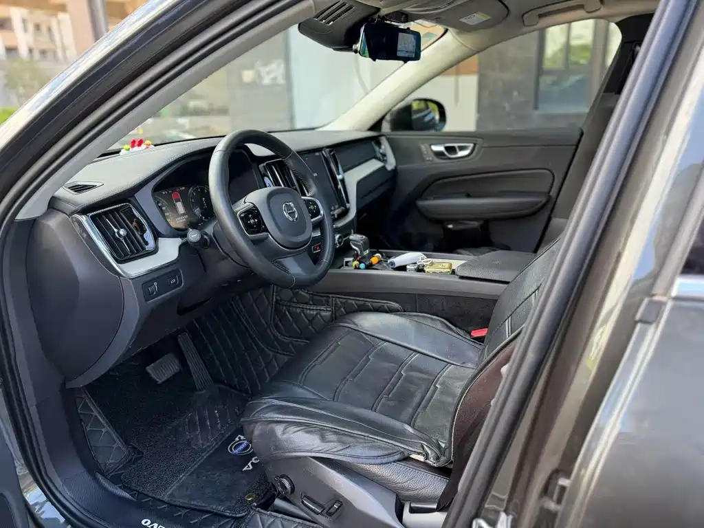 Volvo XC60 — миниатюра 6