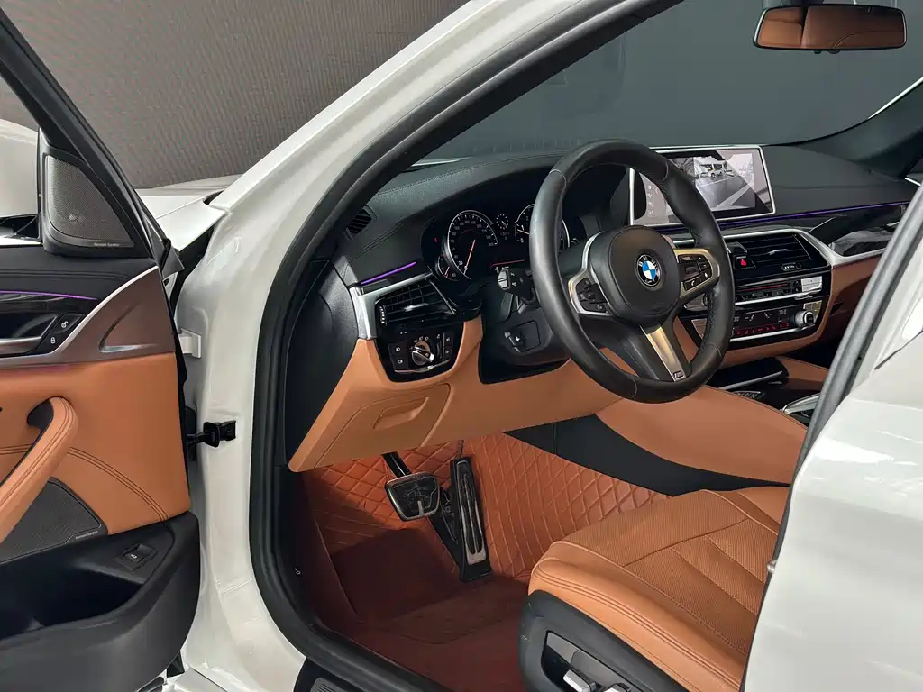 BMW 5 Series — миниатюра 6