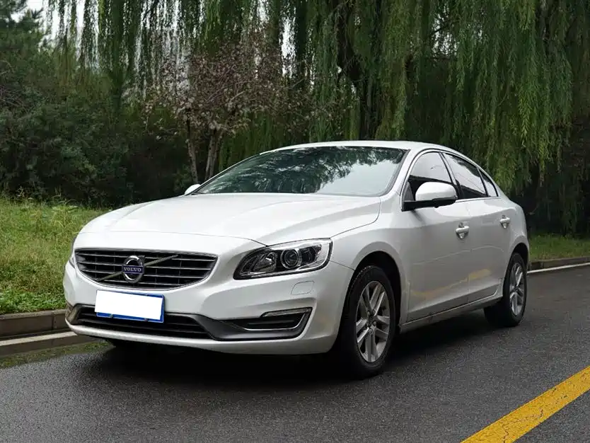 VOLVO  S60
