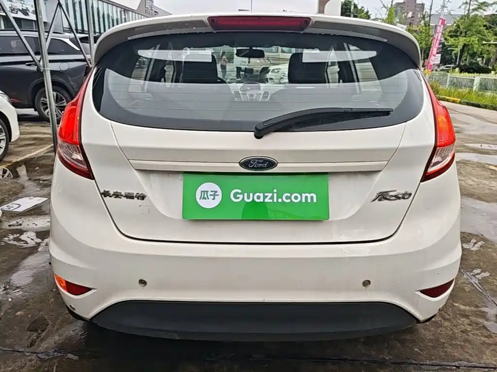 Ford Fiesta 2013 1.5L MT