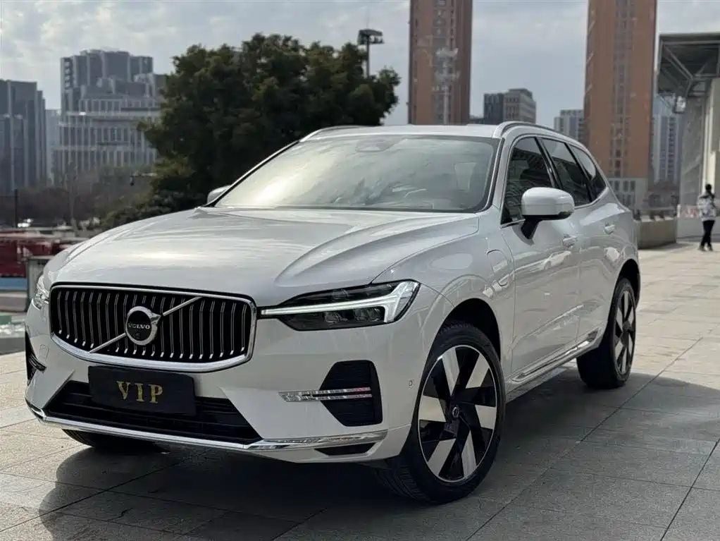 Volvo XC60 PHEV 2024
