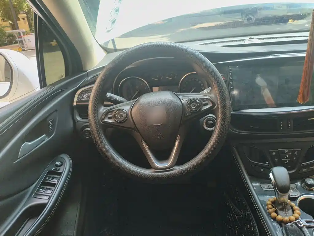 Buick Envision Plus — миниатюра 11