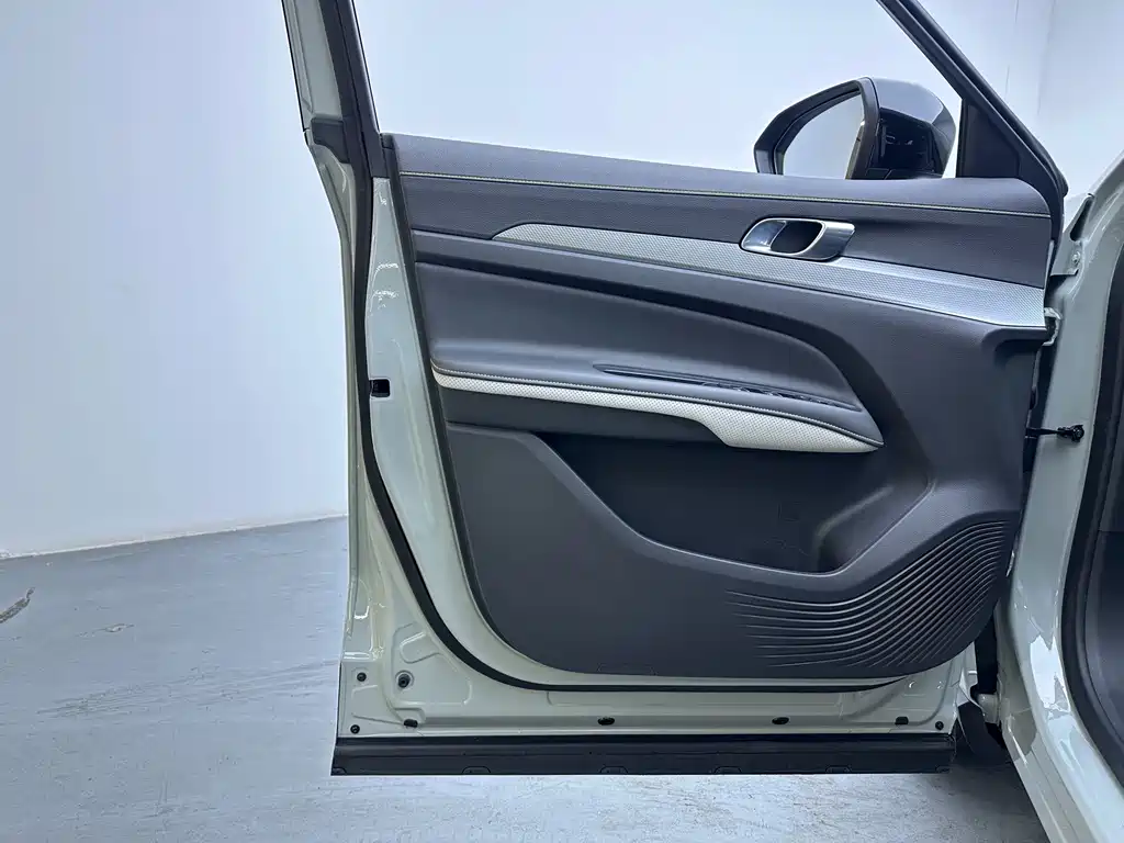 Ford Equator Sport — миниатюра 8