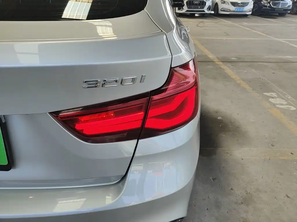 BMW 3 Series GT 3 GT 2019 320i M Sport