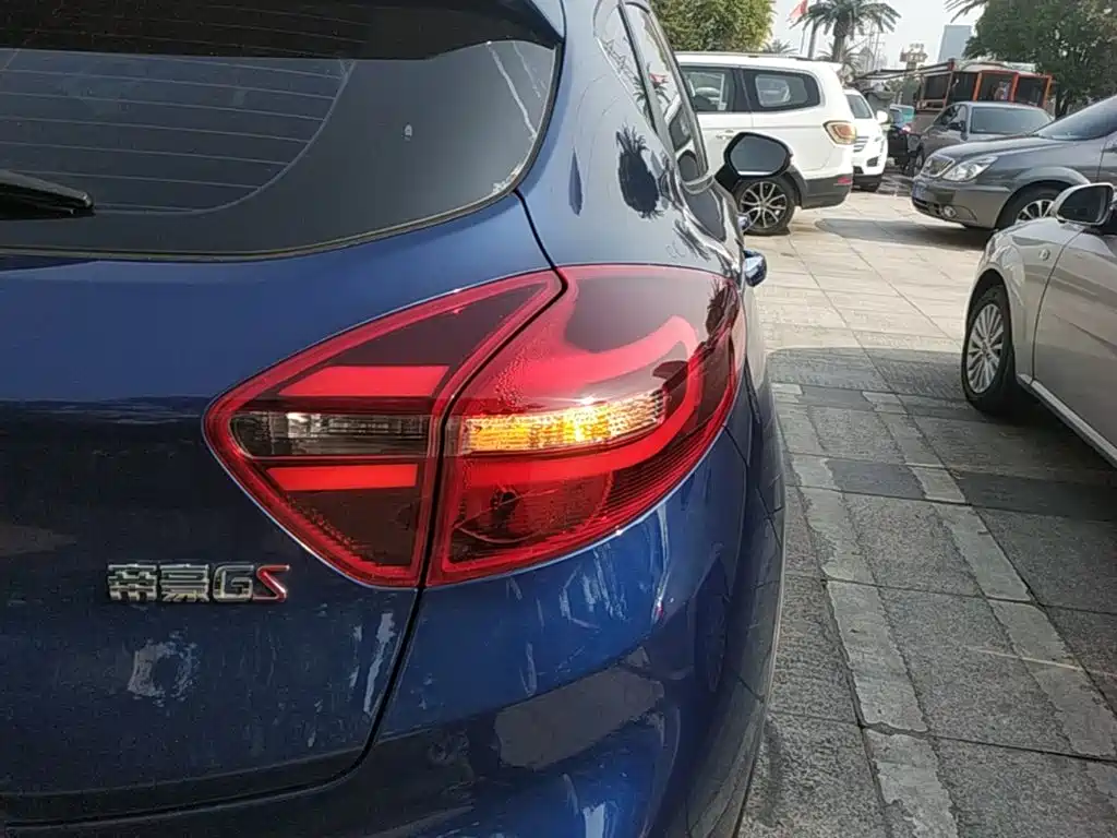 Geely Emgrand GS — миниатюра 8