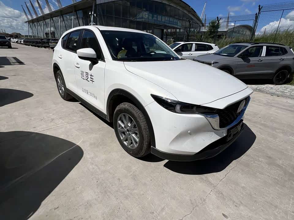Mazda CX-5 2.0 л 2026 г. Белый, пробег 1000 км