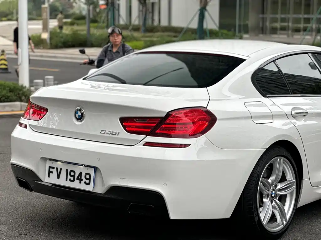 BMW 6 Series — миниатюра 7