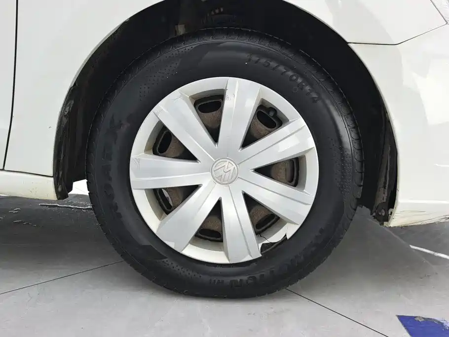 Volkswagen Jetta — миниатюра 6