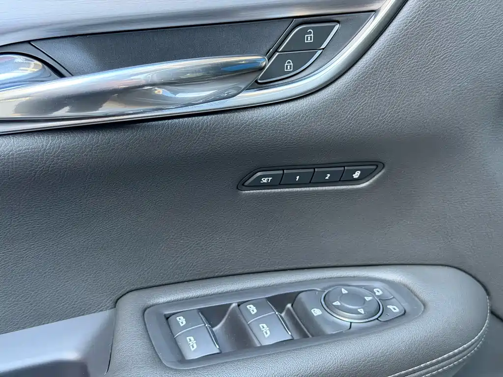 Cadillac XT6 — миниатюра 16