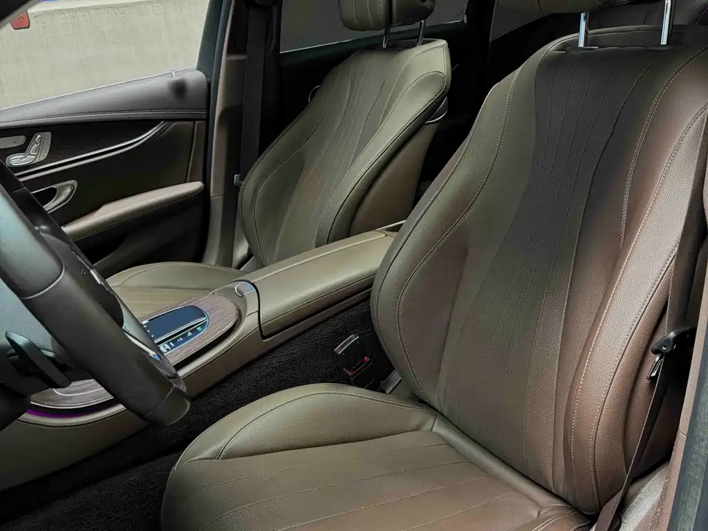 Mercedes-Benz E-Class — миниатюра 9