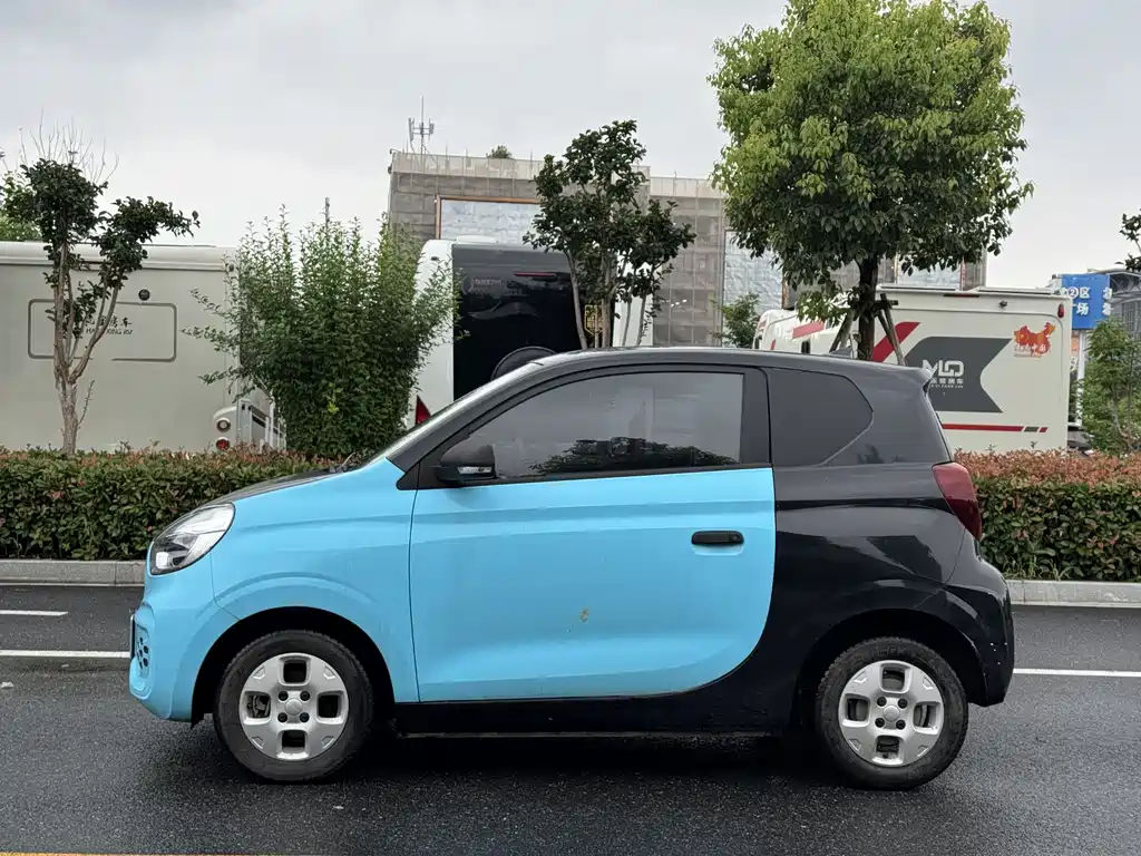 Roewe Clever 2021 302km