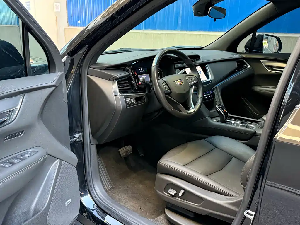 Cadillac XT6 — миниатюра 7