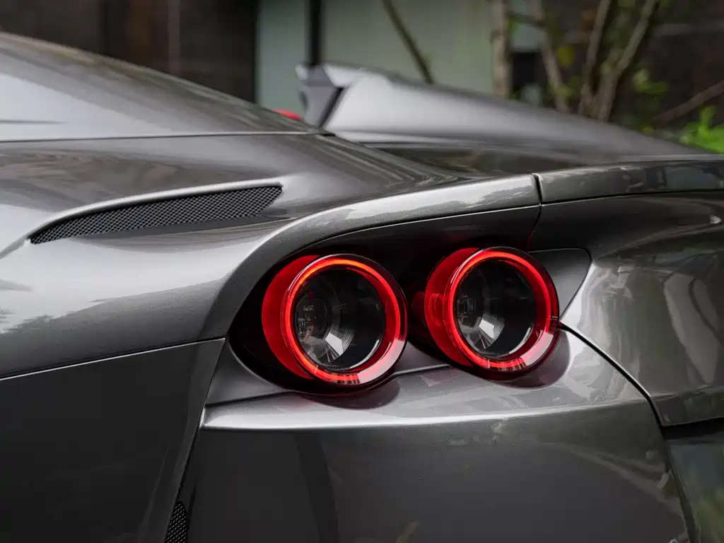 Ferrari 812 — миниатюра 8