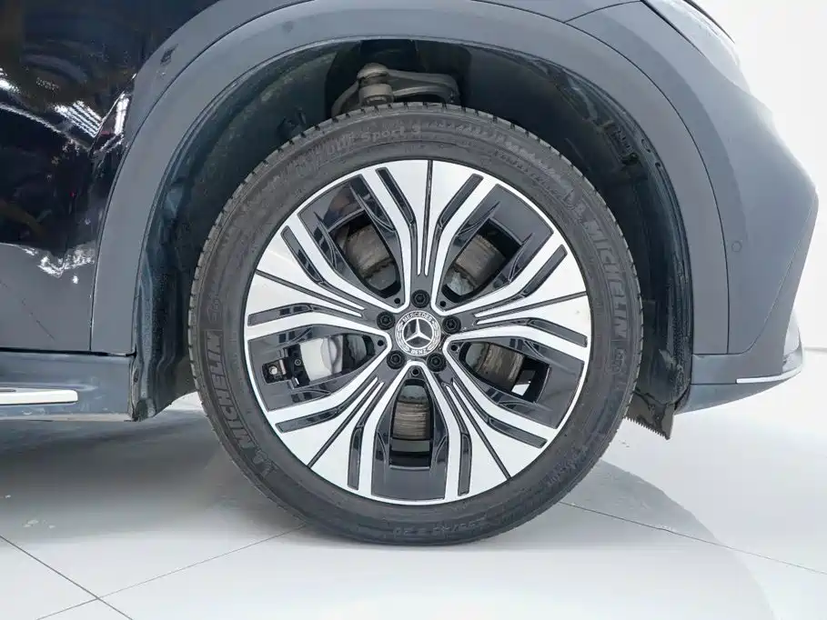 Mercedes-Benz EQE SUV — миниатюра 27