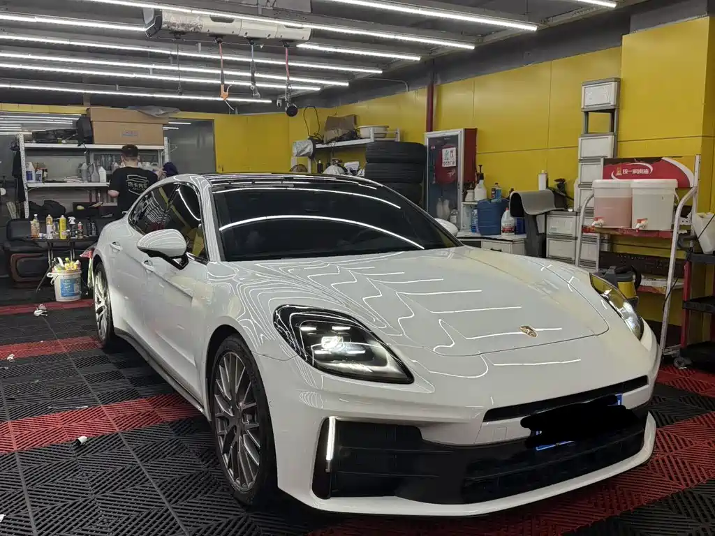 Porsche Panamera 2024