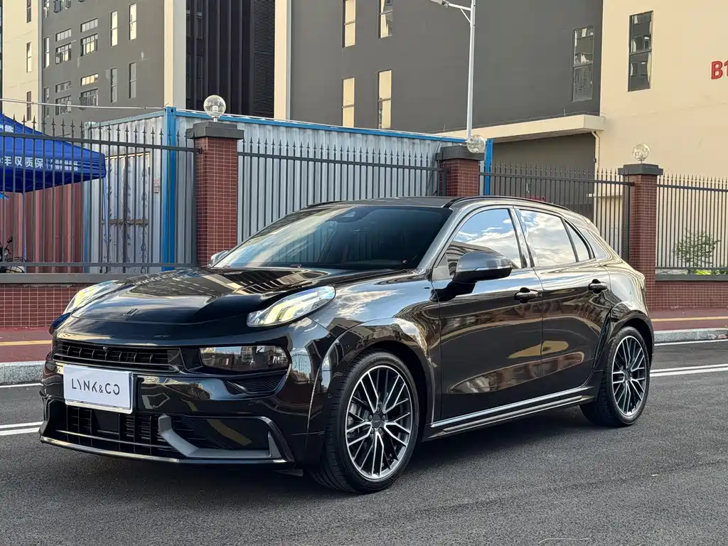 Lynk & Co 02 Hatchback