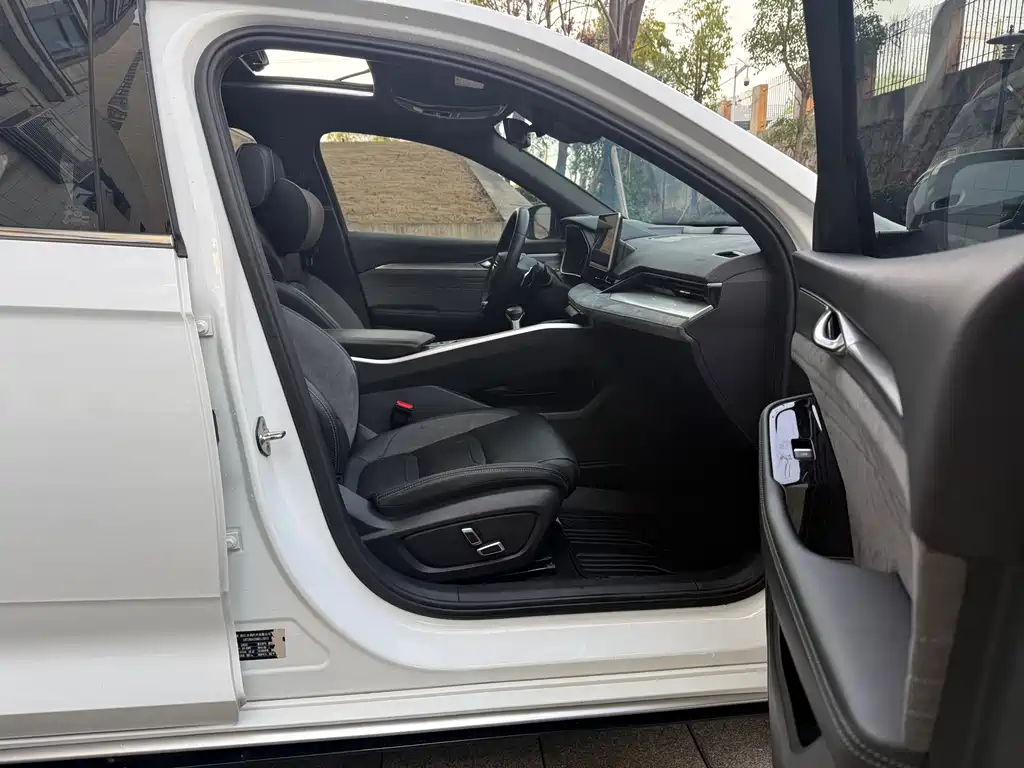 GEELY AUTOMOBILE XINGRUI