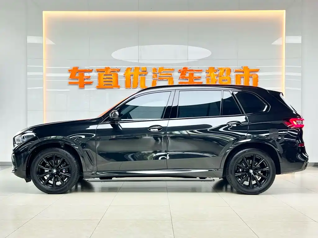 BMW X5 2022 xDrive 30Li Premium M Sport