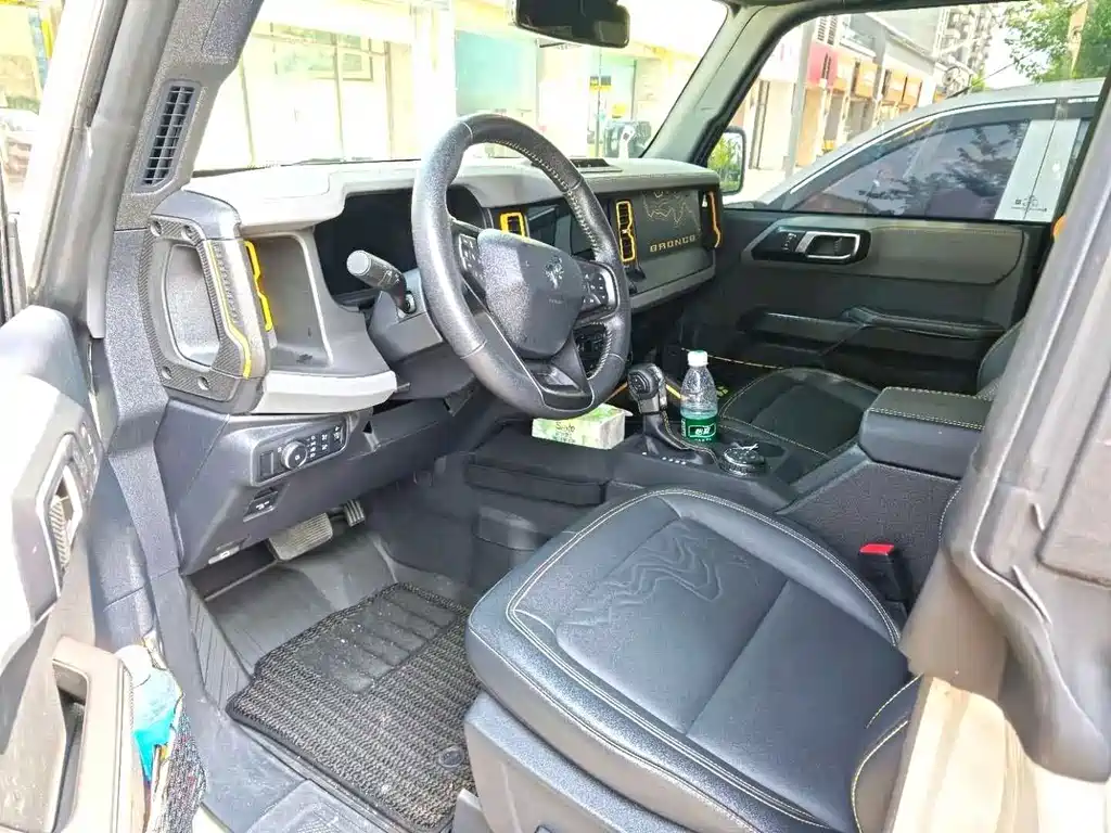 Ford Bronco — миниатюра 3