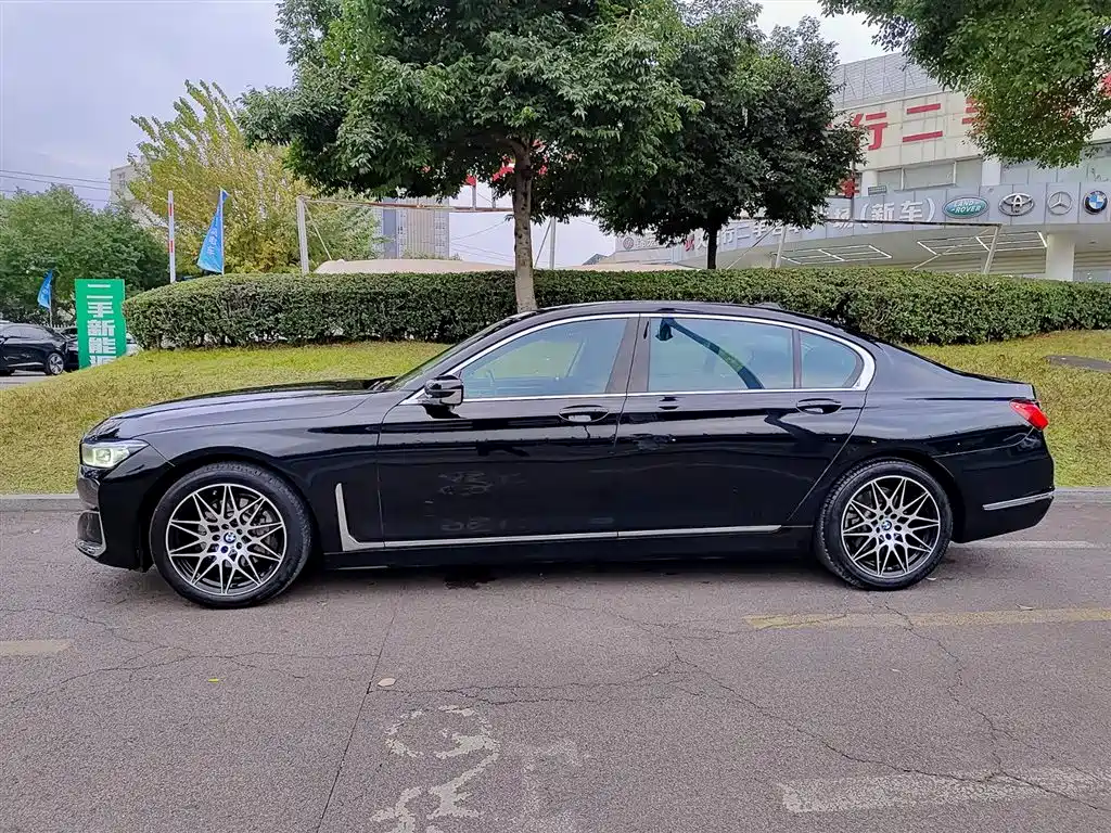 BMW 7 SERIES