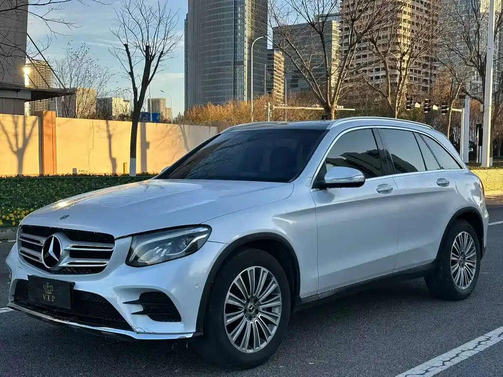 MERCEDES-BENZ GLC