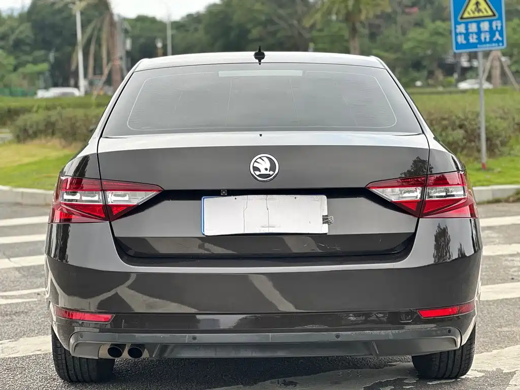 Skoda Superb — миниатюра 15