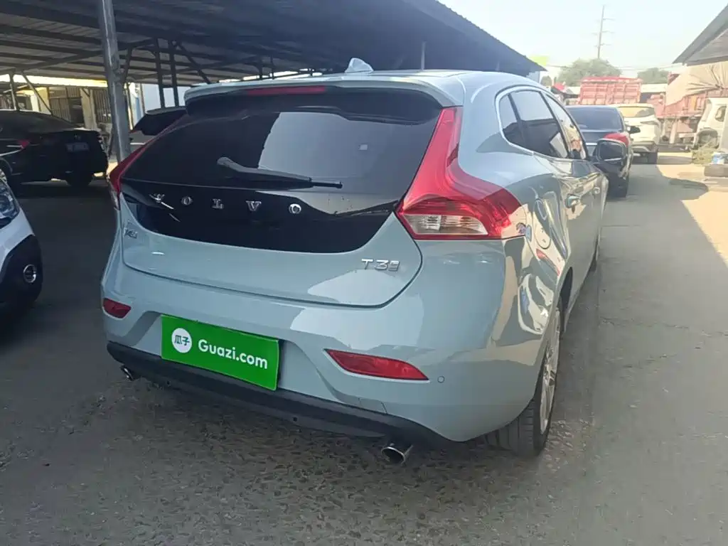 Volvo V40 — миниатюра 7