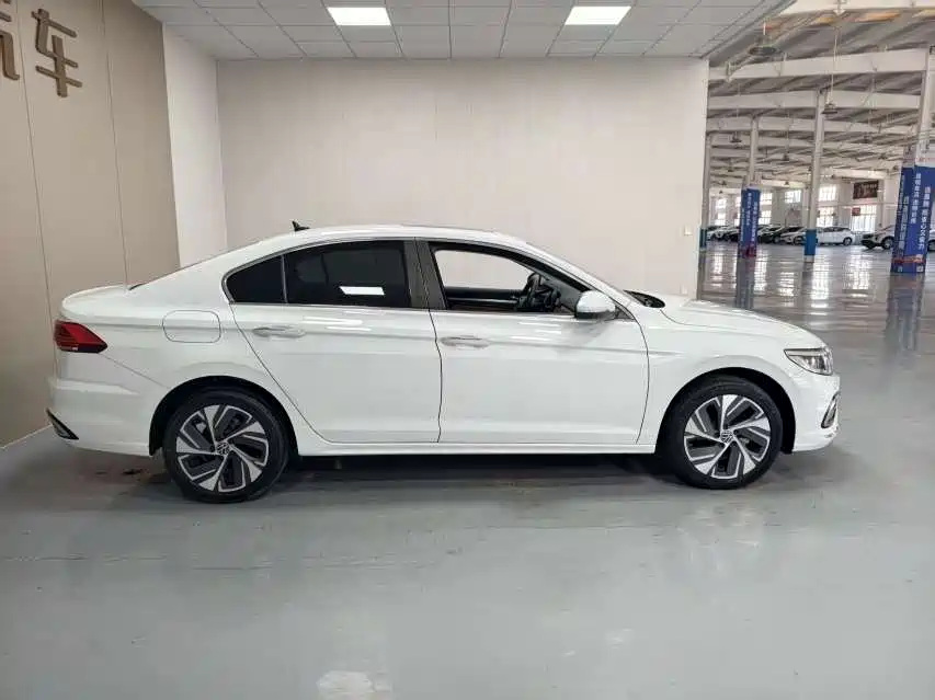Volkswagen Bora 2023 200TSI DSG PRO