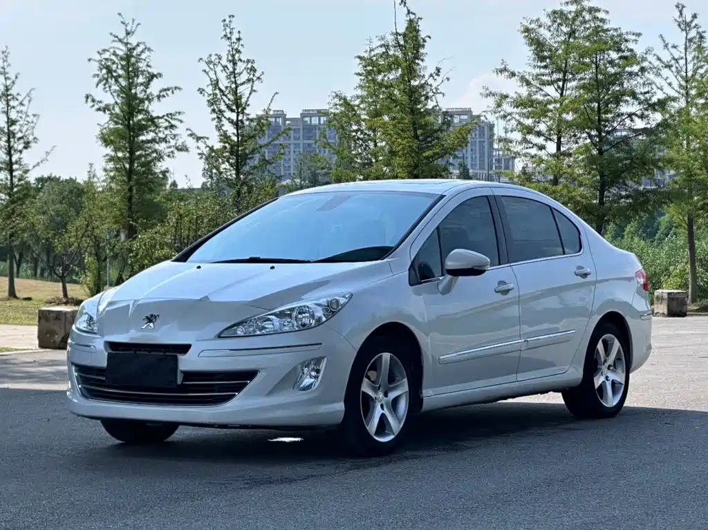 Peugeot 408 2013 2.0L AT Luxury