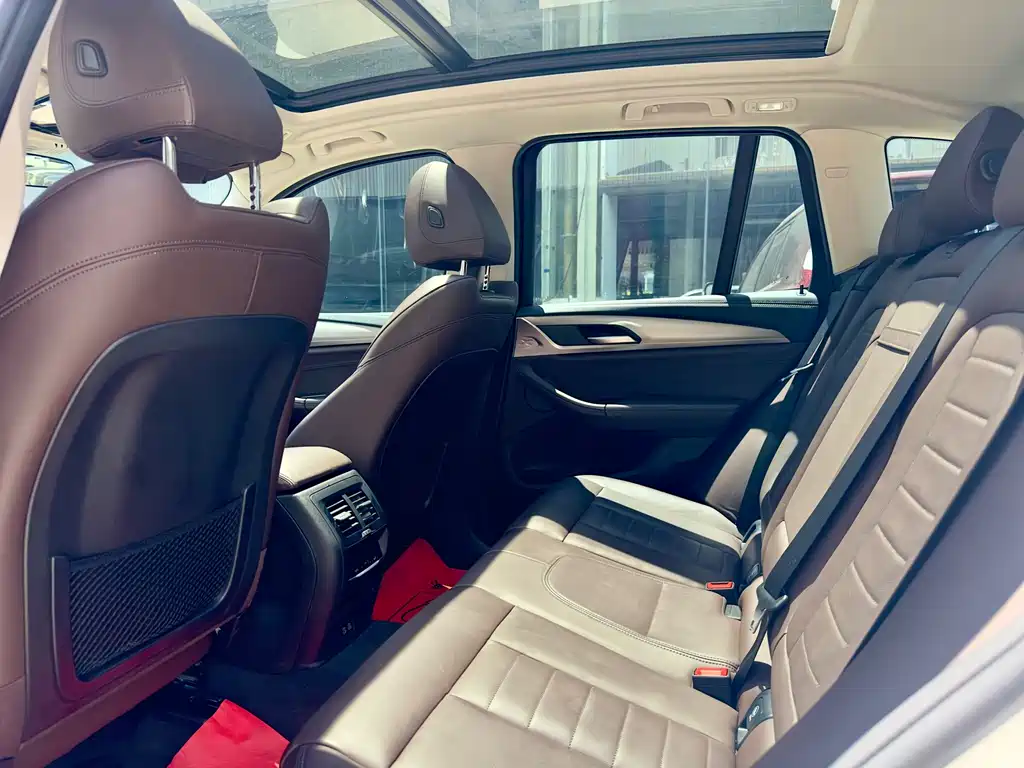 BMW iX3 — миниатюра 6