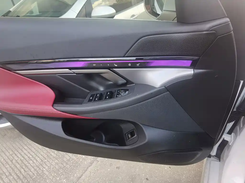 BMW i5 — миниатюра 7