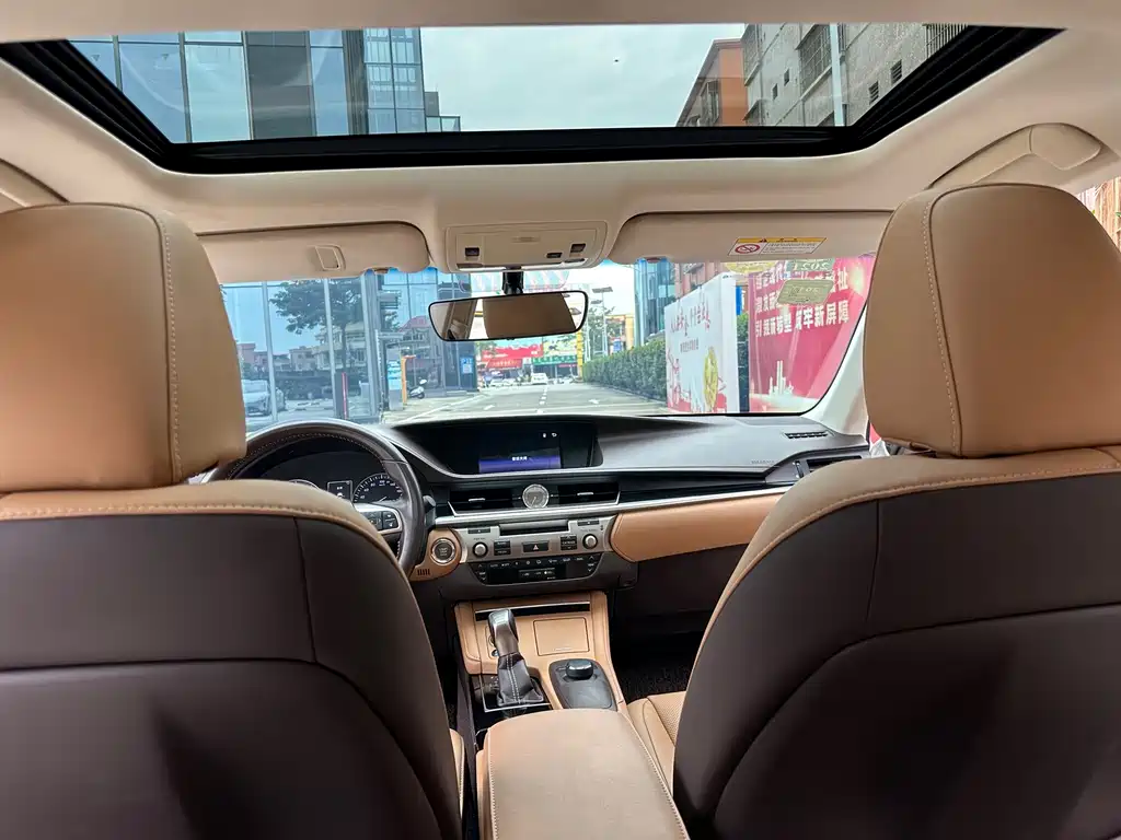 Lexus ES — миниатюра 9
