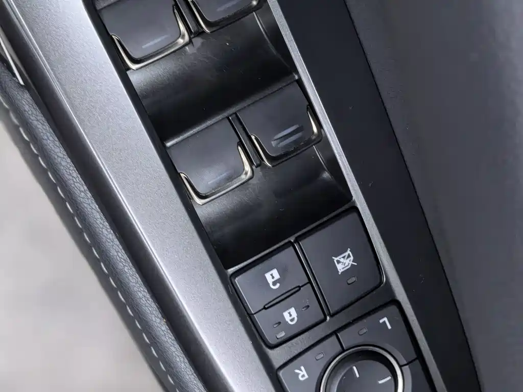 Lexus NX — миниатюра 19