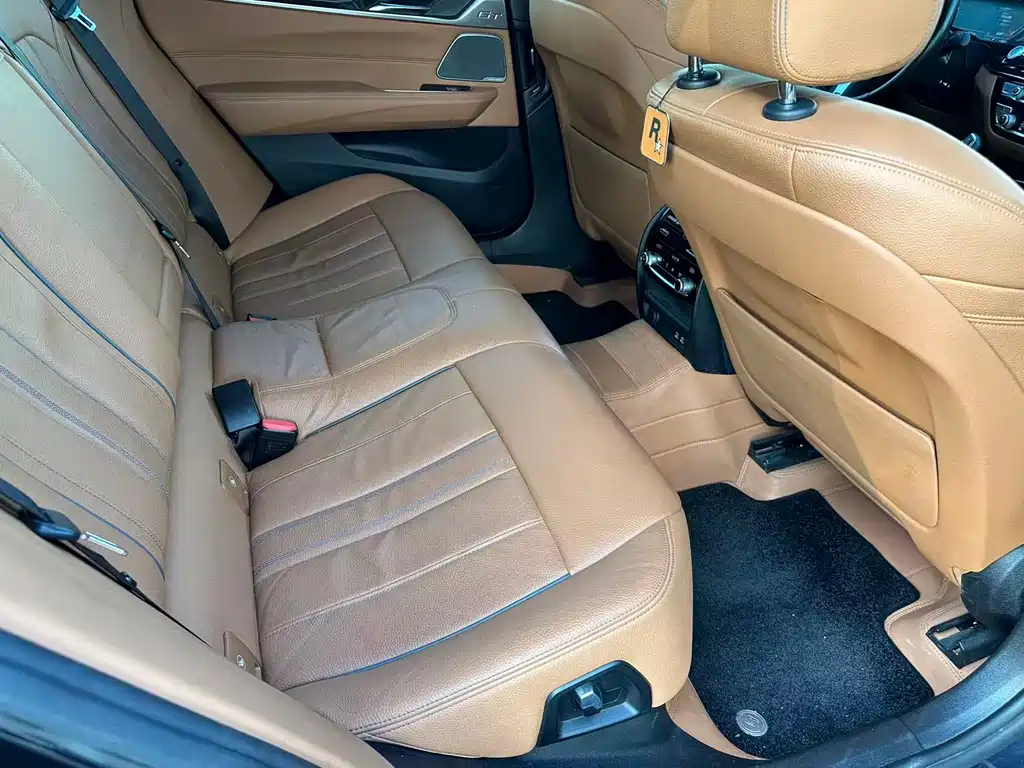 BMW 6 Series GT — миниатюра 8