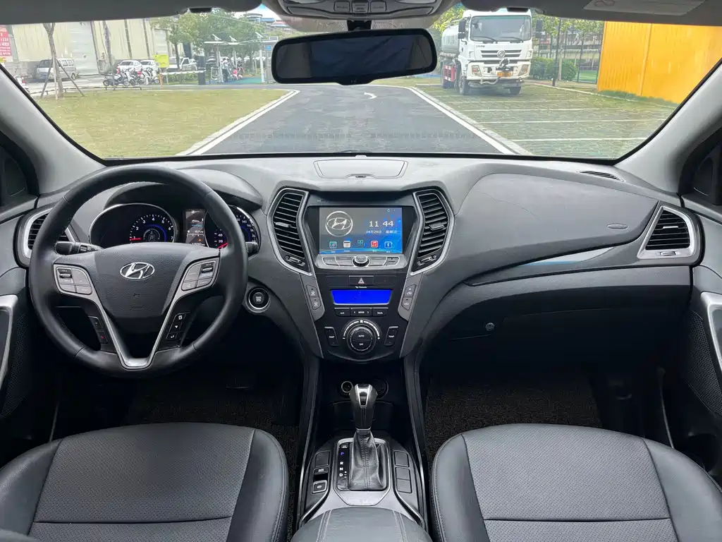Hyundai Santa Fe — миниатюра 13