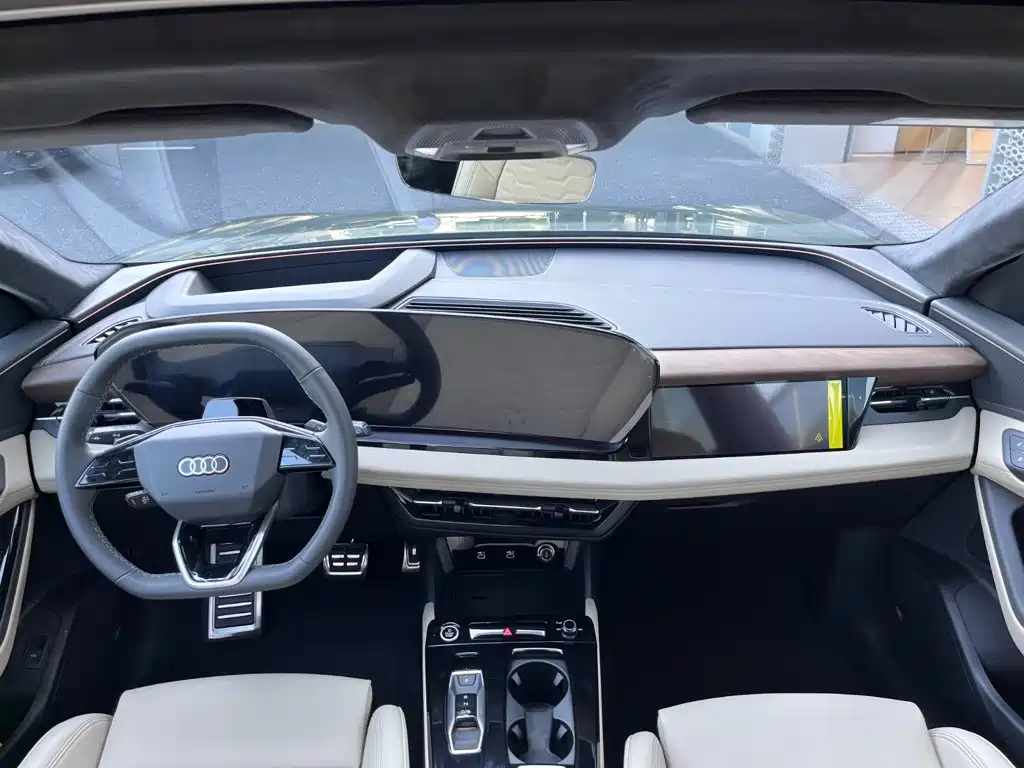 Audi Q6L e-tron