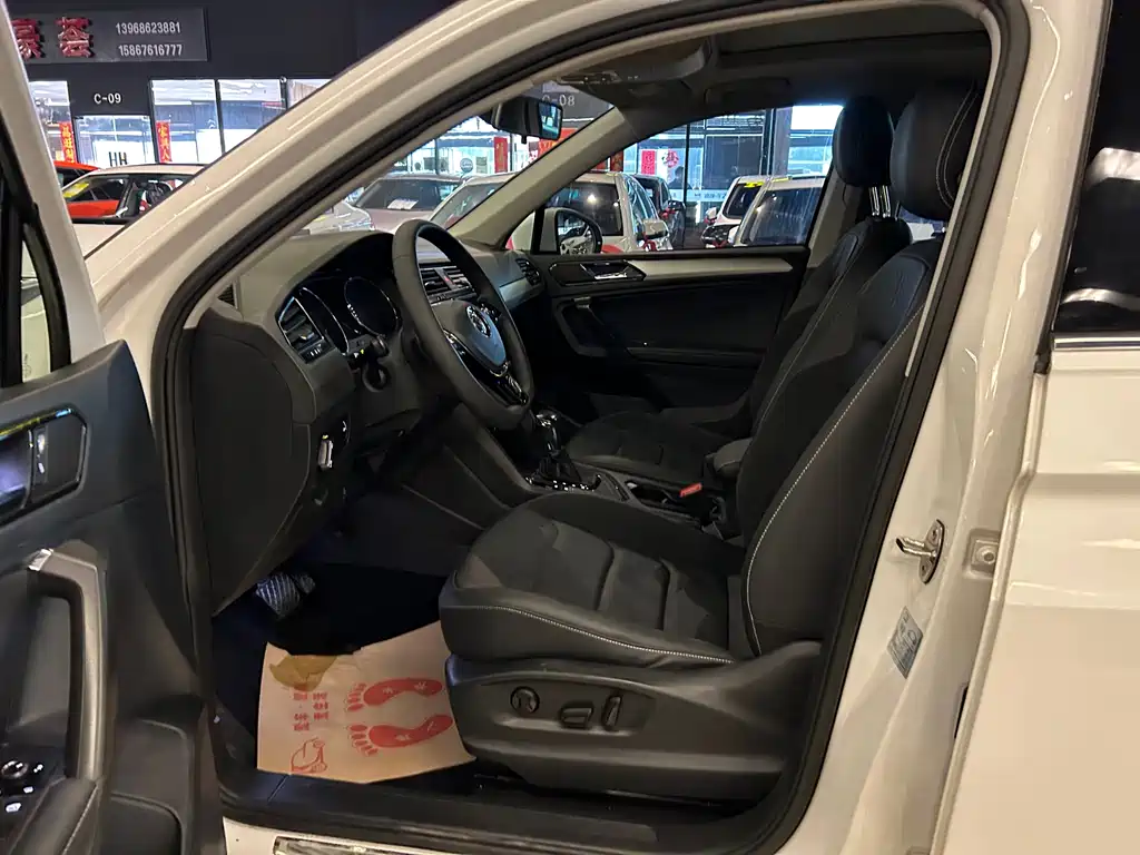 Volkswagen Tiguan L L 2019 330TSI AT Comfort VI