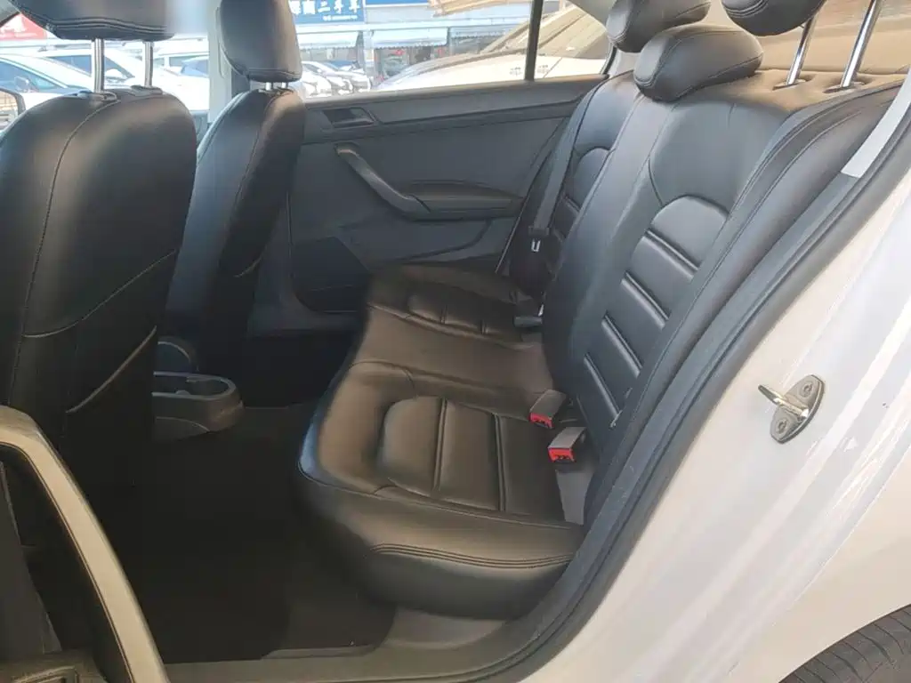 Volkswagen Santana — миниатюра 17