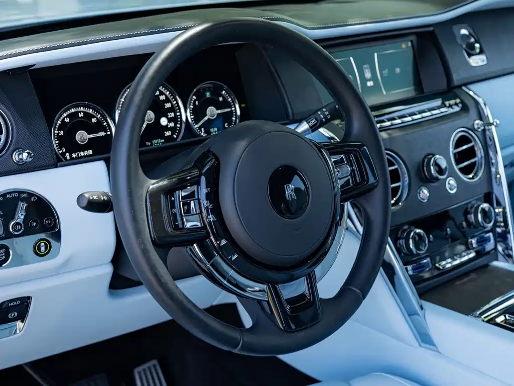Rolls-Royce Cullinan — миниатюра 11