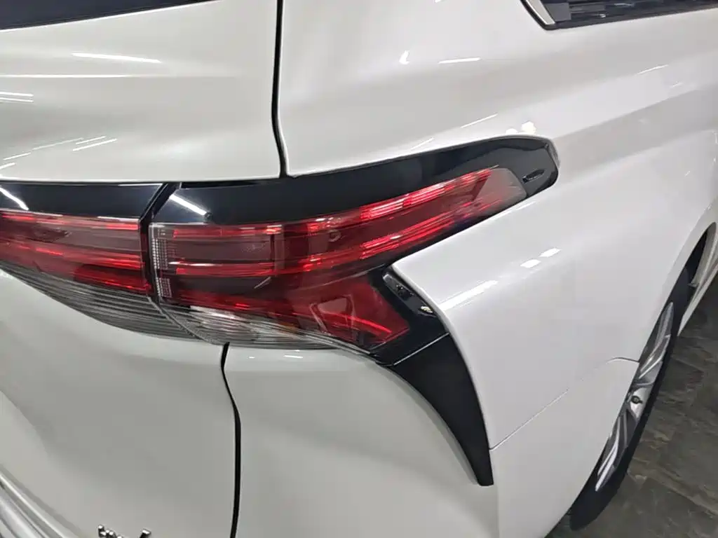 Toyota Sienna — миниатюра 8